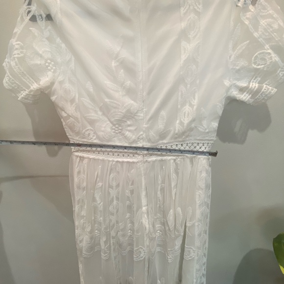 New Women's Deep V Neck Floral Lace dress - small - Picture 7 of 8